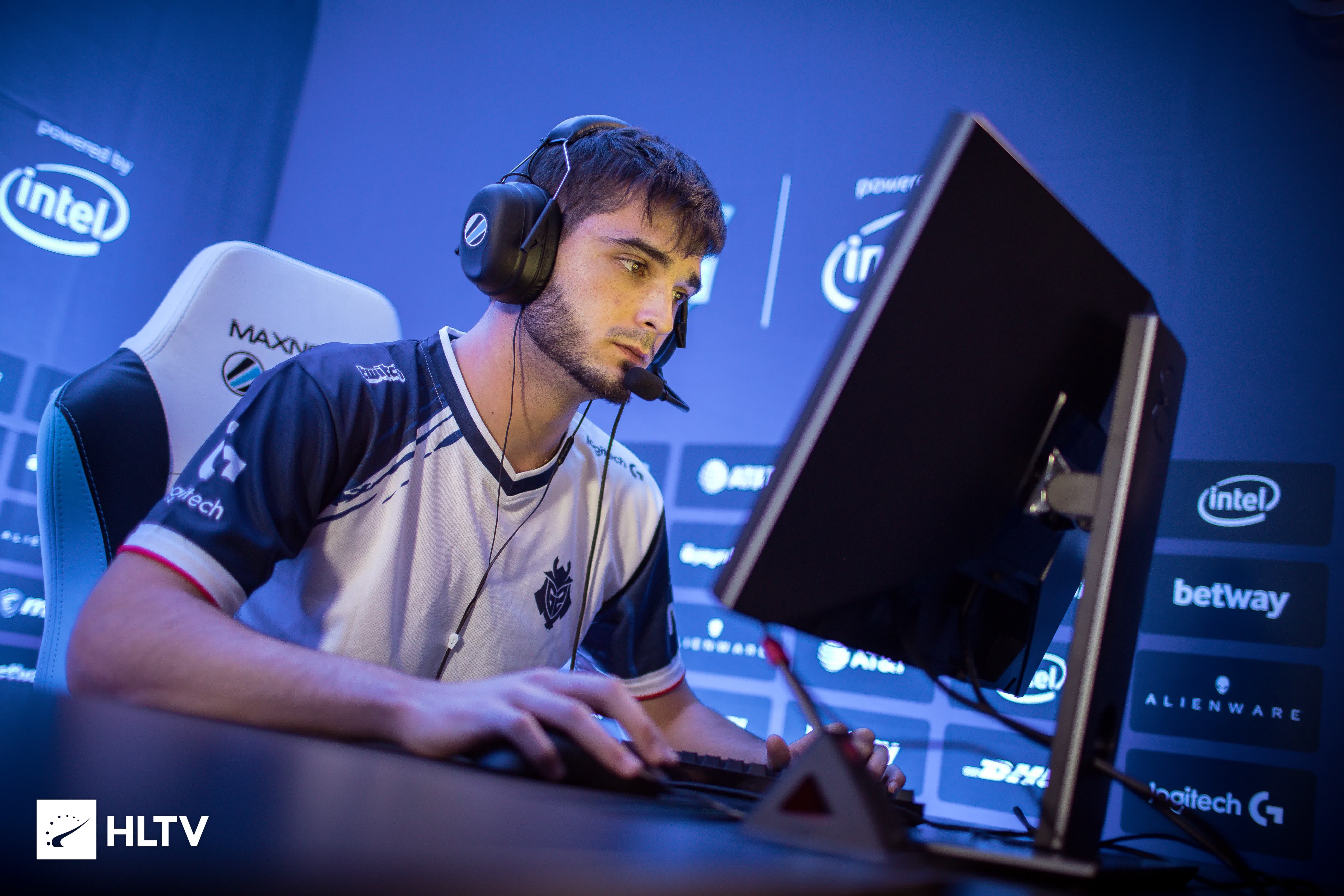 树立了一个 树立了一个