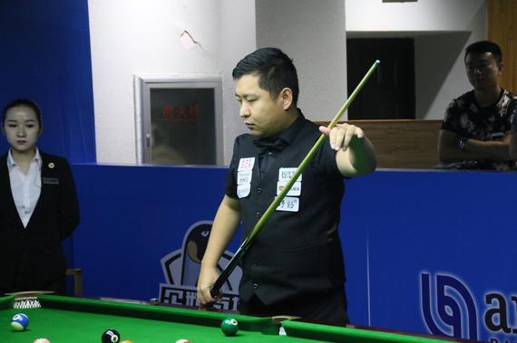 正面二人牵 正面二人牵